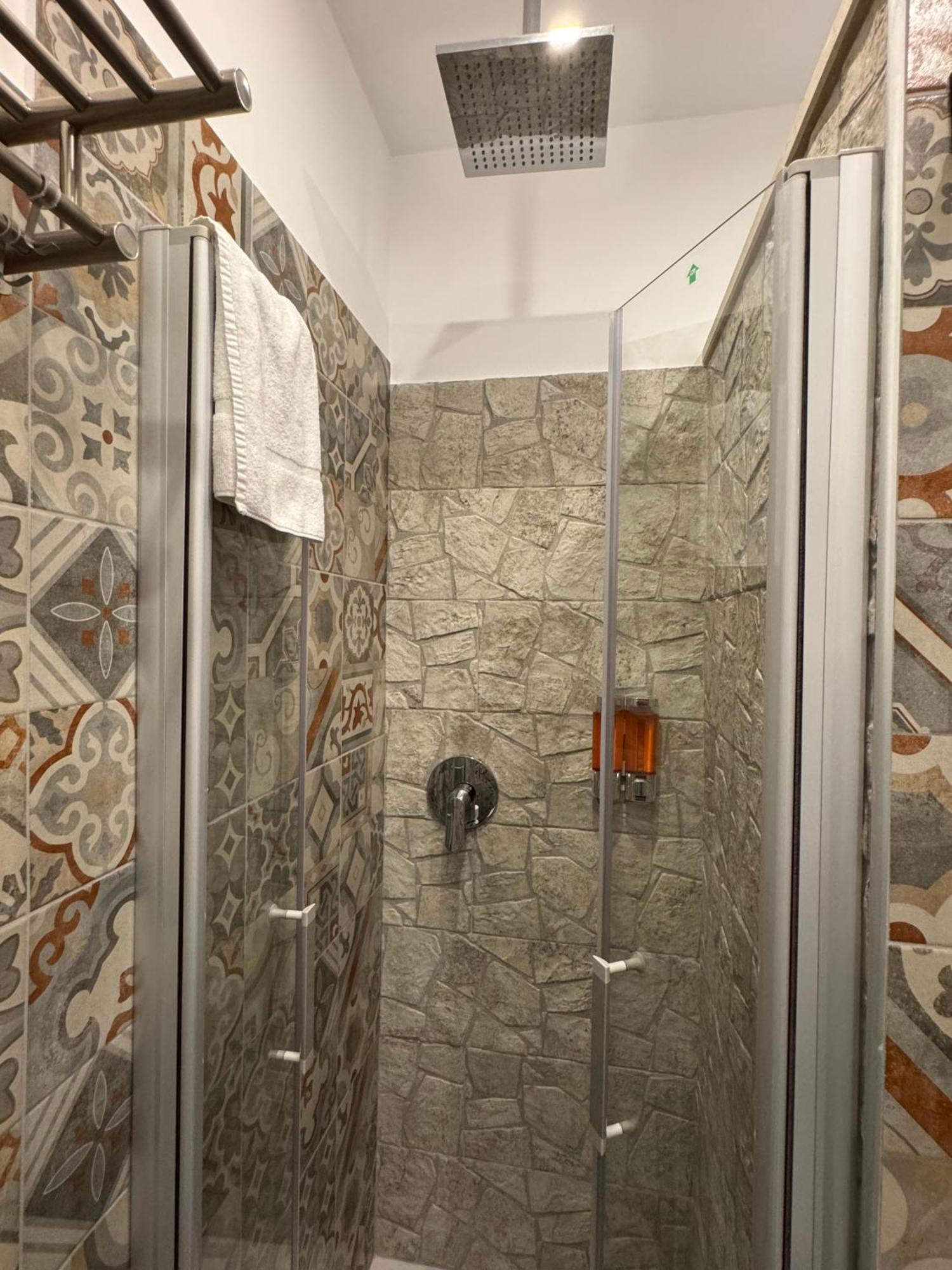 Luxor Eco Roma Casa E Appartamento Per Vacanze In Centro Piazza Bologna, Colosseo, Piazza Di Spagna, Vaticano, San Pietro, Sapienza, Fontana Di Trevi, Piazza Navona, Trastevere, Tiburtina, Termini, Aeroporto 외부 사진